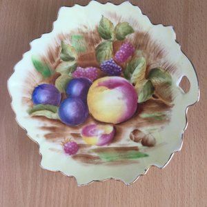 Vintage Hand painted made in occupied Japan small leaf plate handled fruits